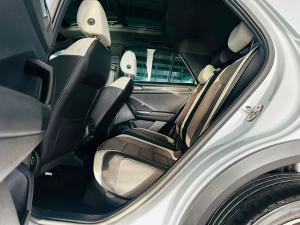 Volkswagen T-Roc 2.0TSI 140kW 4Motion R-Line - Image 6