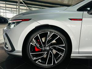 Volkswagen Golf GTI - Image 16