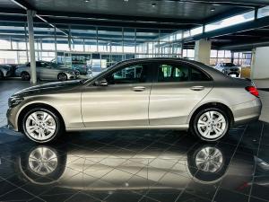 Mercedes-Benz C-Class C200 - Image 11