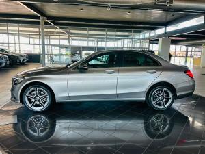 Mercedes-Benz C-Class C200 - Image 11