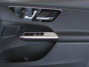 Mercedes-Benz GLC GLC300d 4Matic Avantgarde - Image 14