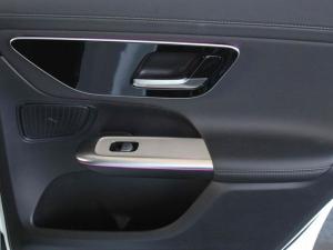 Mercedes-Benz GLC GLC300d 4Matic Avantgarde - Image 15