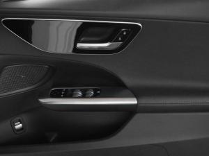 Mercedes-Benz C-Class C220d Avantgarde - Image 14