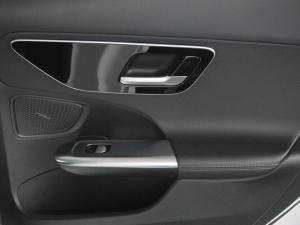 Mercedes-Benz C-Class C220d Avantgarde - Image 15