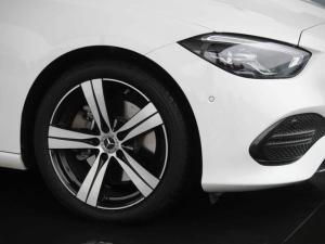Mercedes-Benz C-Class C220d Avantgarde - Image 6