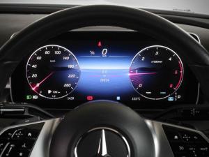 Mercedes-Benz C-Class C220d Avantgarde - Image 8