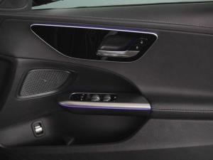 Mercedes-Benz C-Class C220d Avantgarde - Image 14