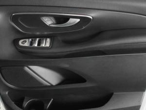 Mercedes-Benz V-Class V250d - Image 14