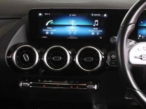 Mercedes-Benz GLA GLA200d - Image 12