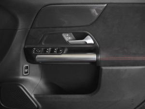 Mercedes-Benz GLA GLA200d - Image 14