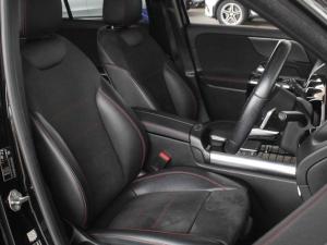 Mercedes-Benz GLA GLA200d - Image 19