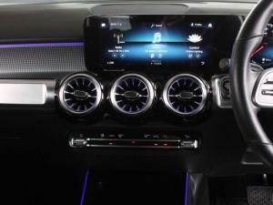 Mercedes-Benz GLB GLB220d 4Matic Progressive - Image 12