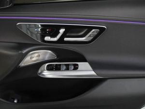 Mercedes-Benz E-Class E200 Avantgarde - Image 17