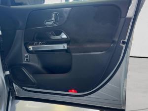 Mercedes-Benz GLB GLB220d 4Matic Progressive - Image 17