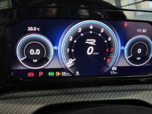 Volkswagen Golf R - Image 16