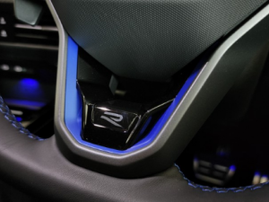 Volkswagen Golf R - Image 24