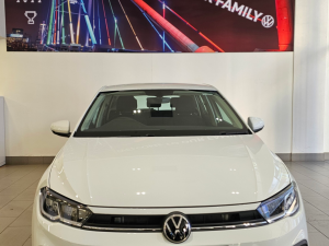 Volkswagen Polo hatch 1.0TSI Life auto - Image 11