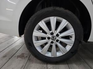 Volkswagen Polo sedan 1.0TSI Life - Image 4