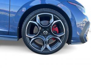 Volkswagen Golf GTI - Image 15