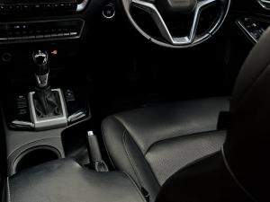Isuzu D-Max 3.0TD double cab V-Cross - Image 13