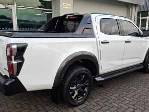 Isuzu D-Max 3.0TD double cab V-Cross - Image 4