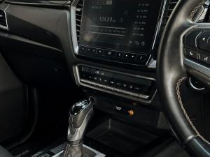 Isuzu D-Max 3.0TD double cab V-Cross - Image 6