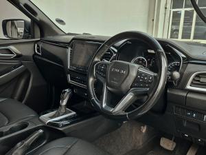 Isuzu D-Max 3.0TD double cab V-Cross - Image 7