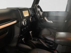 Jeep Wrangler Unlimited 2.8CRD Altitude - Image 17