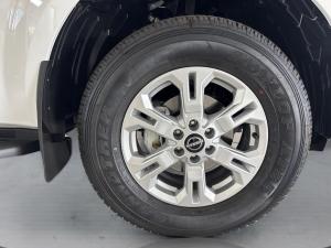 Nissan Navara 2.5DDTi double cab SE Plus auto - Image 11