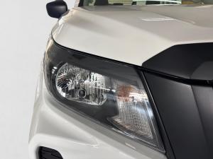 Nissan Navara 2.5DDTi double cab SE Plus auto - Image 8