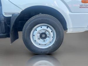 Kia K2700 2.7D workhorse dropside (no aircon) - Image 14