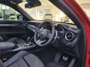 Alfa Romeo Stelvio 2.0T Veloce Q4 - Image 14