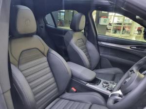Alfa Romeo Stelvio 2.0T Veloce Q4 - Image 15