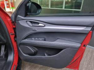 Alfa Romeo Stelvio 2.0T Veloce Q4 - Image 16