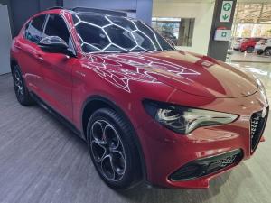 Alfa Romeo Stelvio 2.0T Veloce Q4 - Image 2