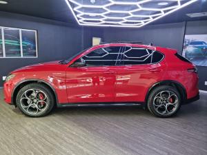 Alfa Romeo Stelvio 2.0T Veloce Q4 - Image 5