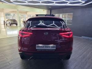 Alfa Romeo Stelvio 2.0T Veloce Q4 - Image 6