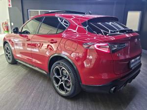 Alfa Romeo Stelvio 2.0T Veloce Q4 - Image 8