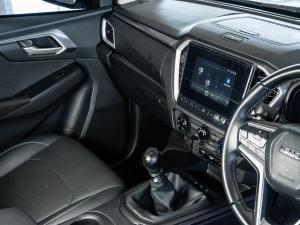 Isuzu D-Max 1.9TD double cab LS manual - Image 13