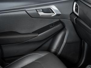 Isuzu D-Max 1.9TD double cab LS manual - Image 15