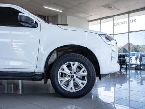 Isuzu D-Max 1.9TD double cab LS manual - Image 9