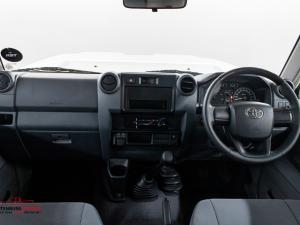 Toyota Land Cruiser 79 4.5D-4D LX V8 single cab - Image 6