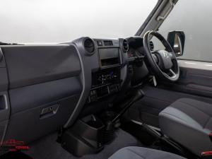 Toyota Land Cruiser 79 4.5D-4D LX V8 single cab - Image 7