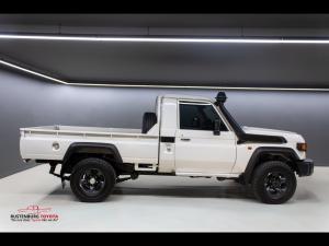 Toyota Land Cruiser 79 4.5D-4D LX V8 single cab - Image 3