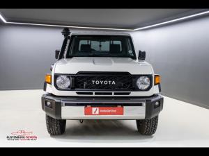 Toyota Land Cruiser 79 4.5D-4D LX V8 single cab - Image 4
