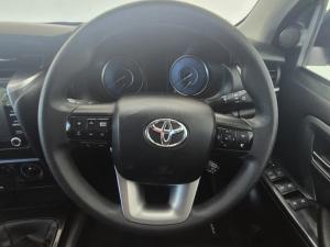 Toyota Fortuner 2.4GD-6 manual - Image 8