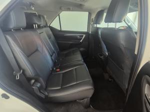 Toyota Fortuner 2.4GD-6 manual - Image 13