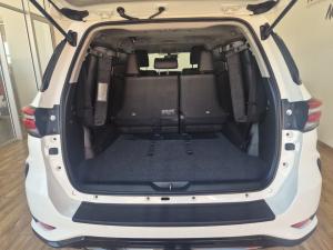 Toyota Fortuner 2.4GD-6 manual - Image 14