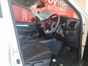 Toyota Hilux 2.4GD-6 double cab 4x4 Raider X auto - Image 9