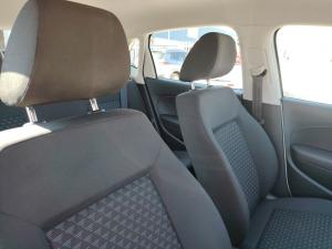 Volkswagen Polo Vivo hatch 1.4 Comfortline - Image 16